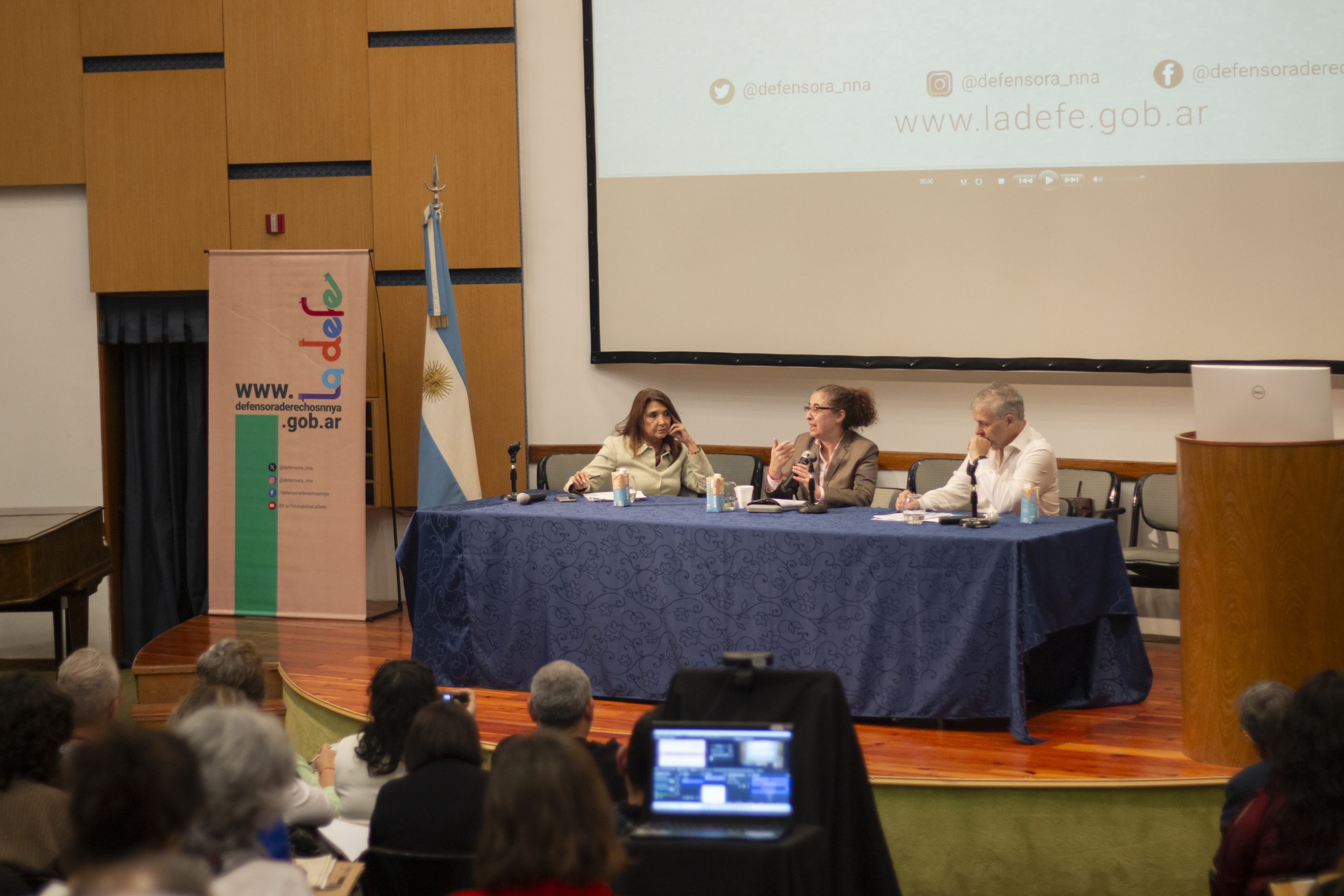 La Defensora Marisa Graham junto a Mary Beloff y Alejandro Morlachetti.